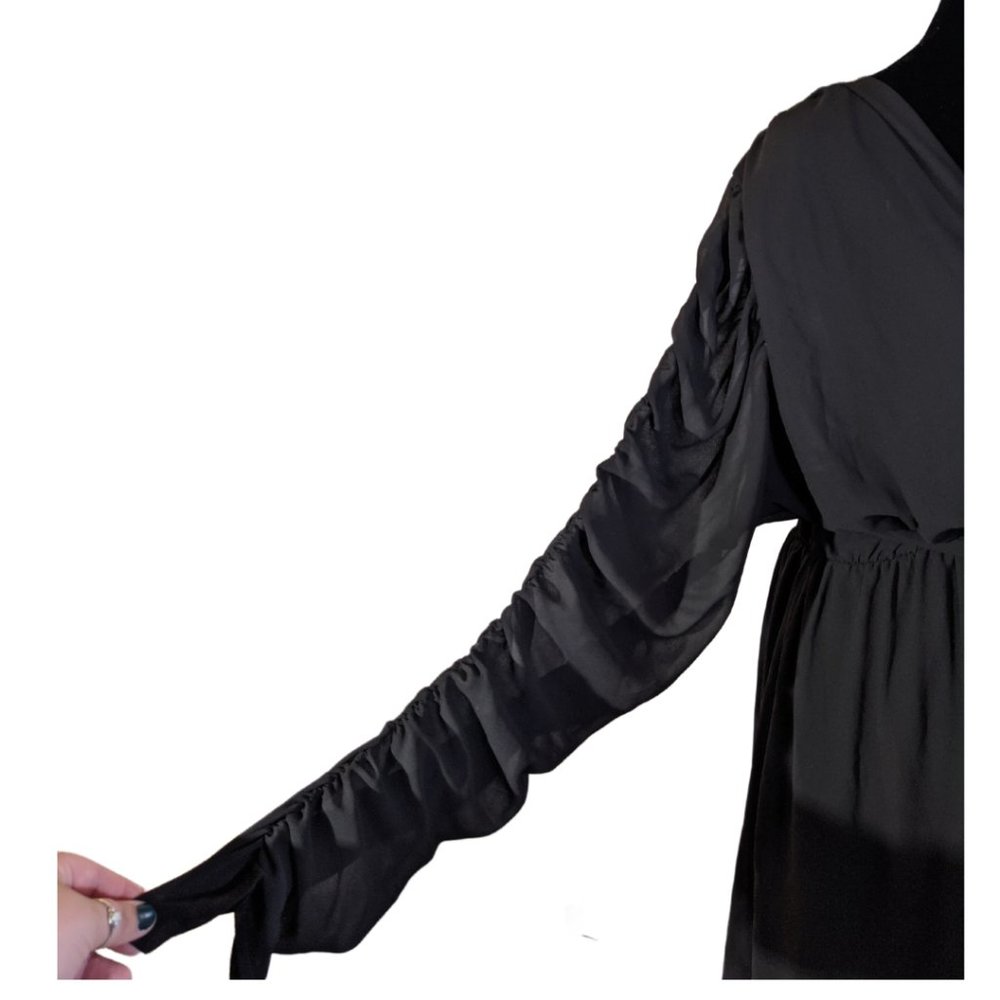 BooHoo Ruched Long Sleeve Wrap Skater Dress Size 24 Black - Picture 4 of 6